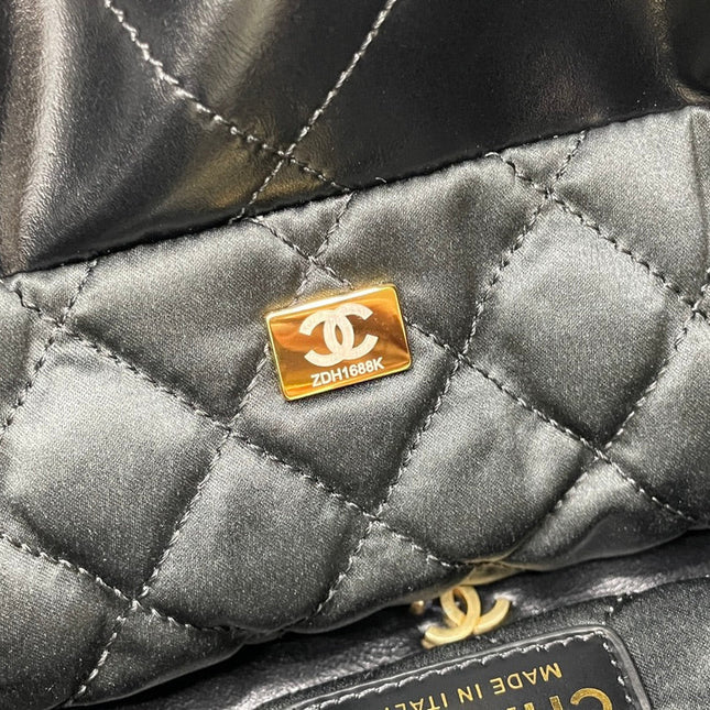 CC LARGE 42 HANDBAG IN BLACK CALFSKIN GOLD HARDWARE