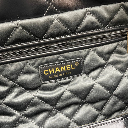 CC LARGE 42 HANDBAG IN BLACK CALFSKIN GOLD HARDWARE