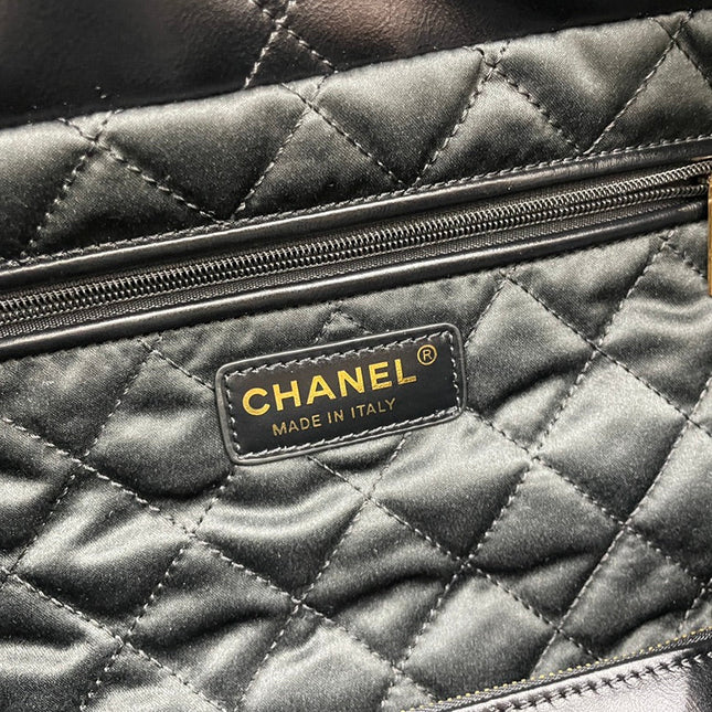 CC LARGE 42 HANDBAG IN BLACK CALFSKIN GOLD HARDWARE