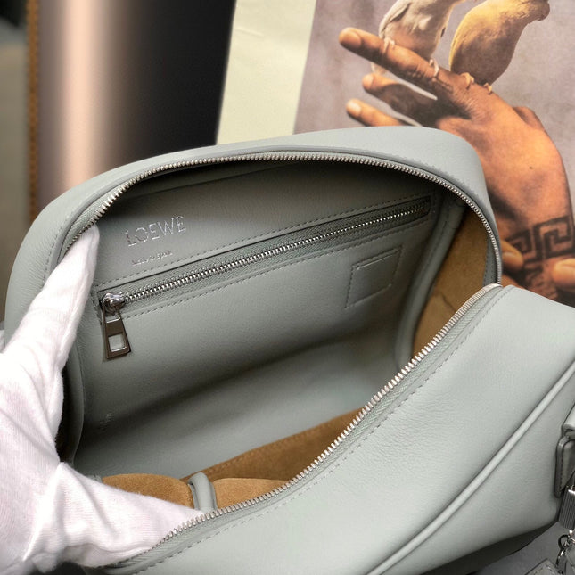 LOE AMAZONA 19 BAG IN LIGHT GREY NAPPA CALFSKIN