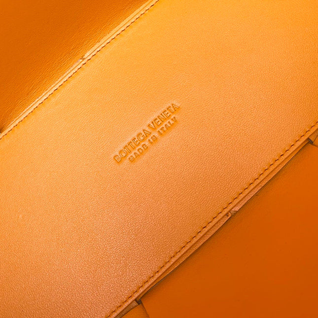 ARCO TOTE 36 IN CHENIN YELLOW CALFSKIN