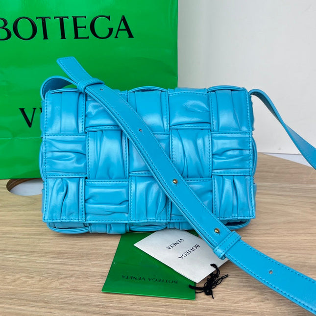 CASSETTE 28 IN SKY BLUE SOFT LAMBSKIN