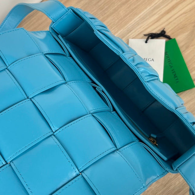 CASSETTE 28 IN SKY BLUE SOFT LAMBSKIN
