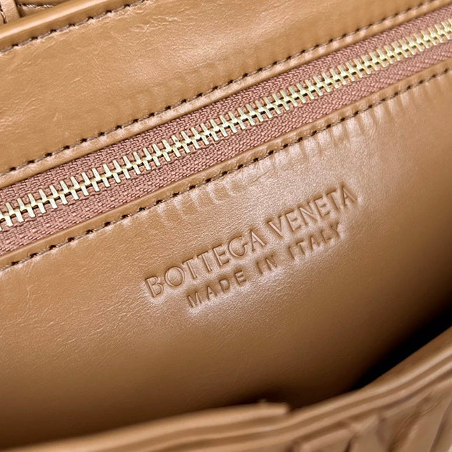 CASSETTE 28 IN MEDIUM BROWN SOFT LAMBSKIN