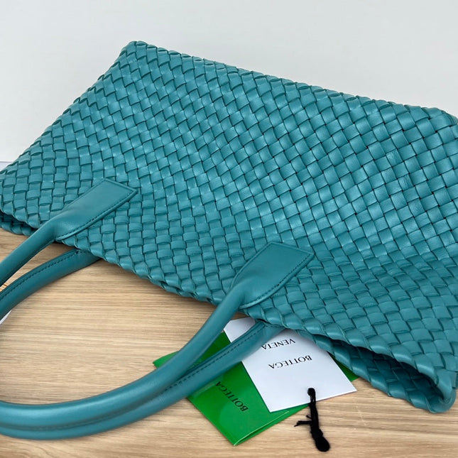 SMALL CABAT 32 IN TEAL BLUE LAMBSKIN