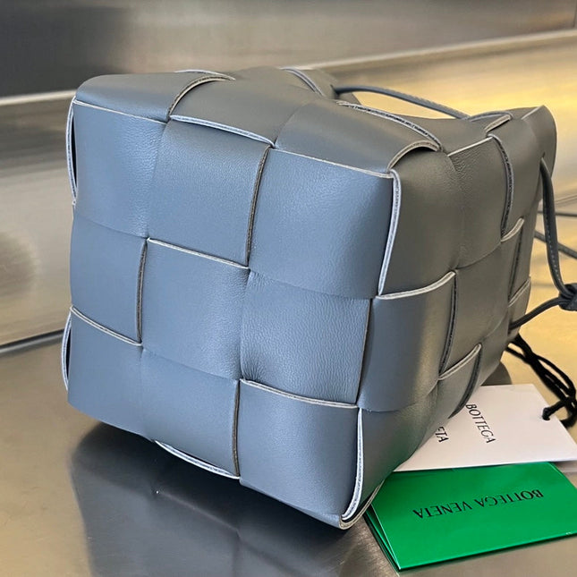 SMALL CASSETTE BUCKET 18 IN DAVY'S GRAY CALFSKIN