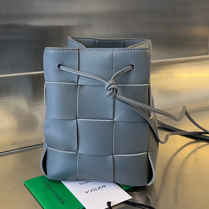 SMALL CASSETTE BUCKET 18 IN DAVY'S GRAY CALFSKIN