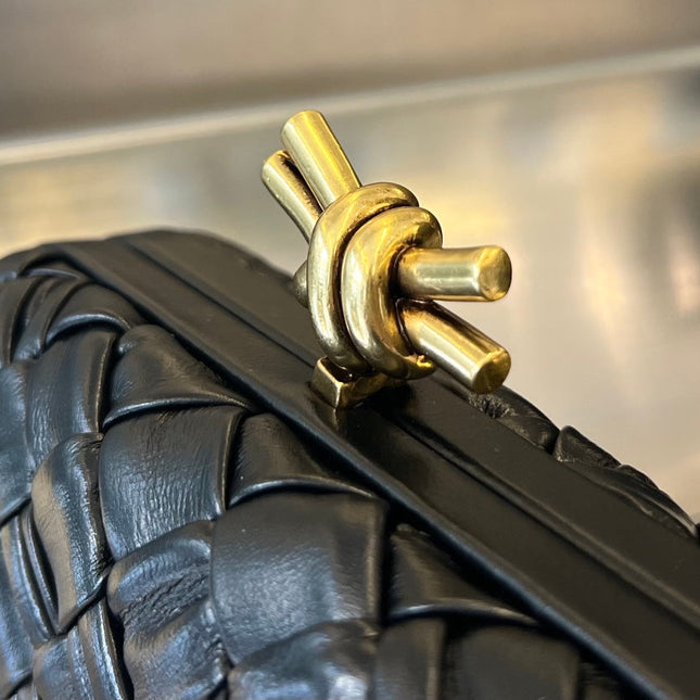 KNOT 19 IN BLACK LAMBSKIN
