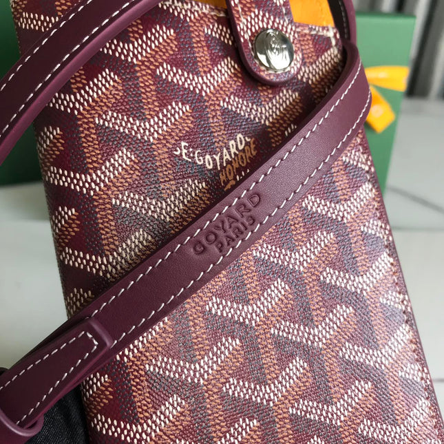 MONTMARTRE GM CASE 18 IN WINE RED GOYARDINE CANVAS