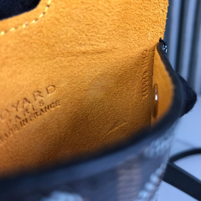 MONTMARTRE GM CASE 18 IN BLACK GOYARDINE CANVAS