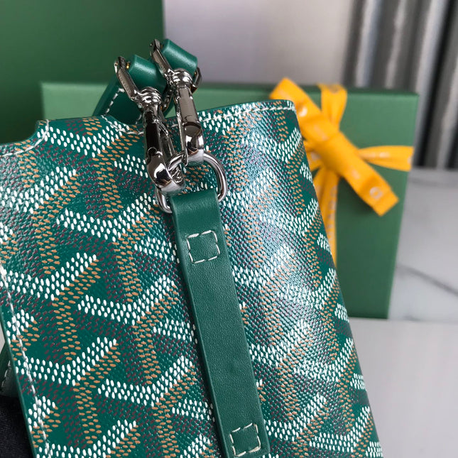 MONTMARTRE GM CASE 18 IN GREEN GOYARDINE CANVAS