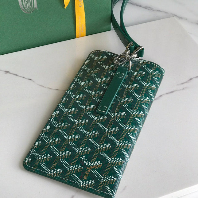 MONTMARTRE GM CASE 18 IN GREEN GOYARDINE CANVAS