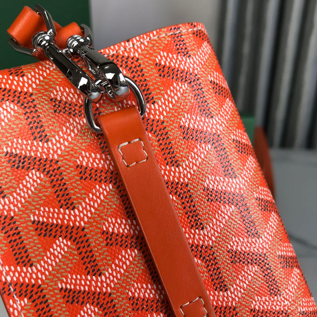 MONTMARTRE GM CASE 18 IN ORANGE GOYARDINE CANVAS