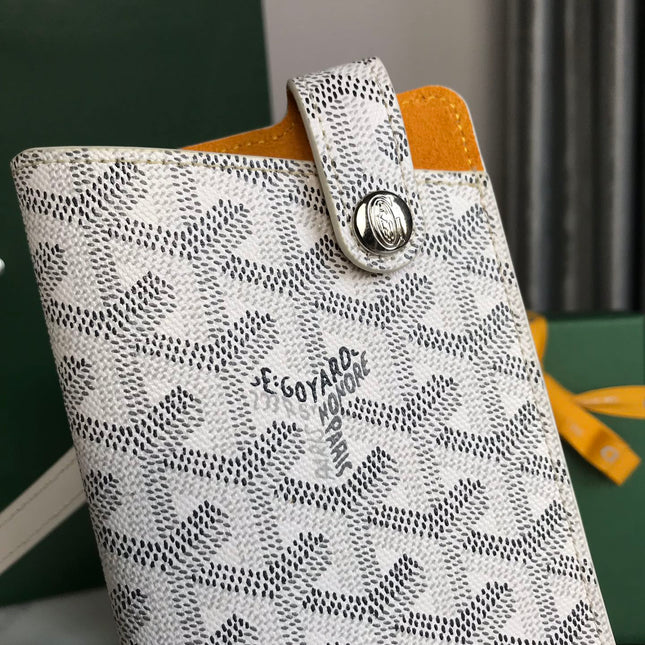 MONTMARTRE GM CASE 18 IN WHITE GOYARDINE CANVAS
