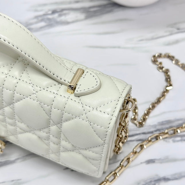 LADY 21 CHAIN BAG IN WHITE LAMBSKIN