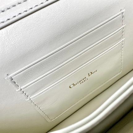 LADY 21 CHAIN BAG IN WHITE LAMBSKIN