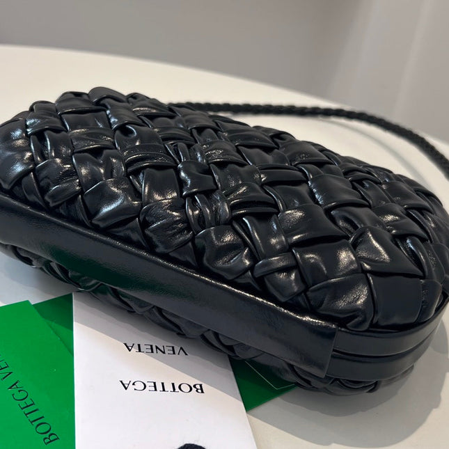 KNOT 20 IN BLACK LAMBSKIN WITH CHAIN