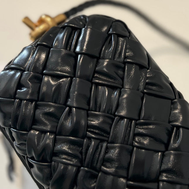 KNOT 20 IN BLACK LAMBSKIN WITH CHAIN
