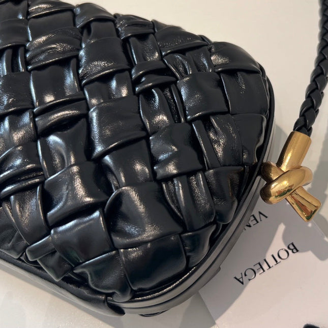KNOT 20 IN BLACK LAMBSKIN WITH CHAIN