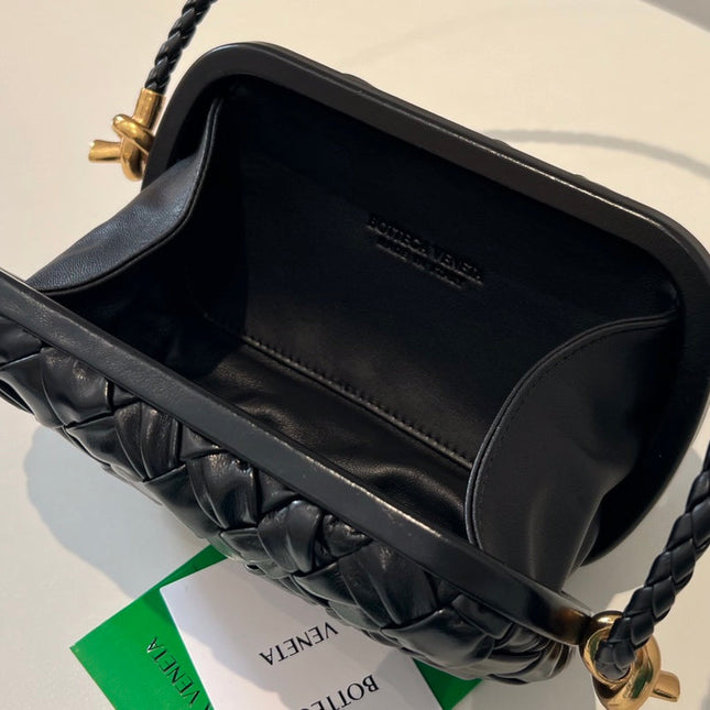 KNOT 20 IN BLACK LAMBSKIN WITH CHAIN