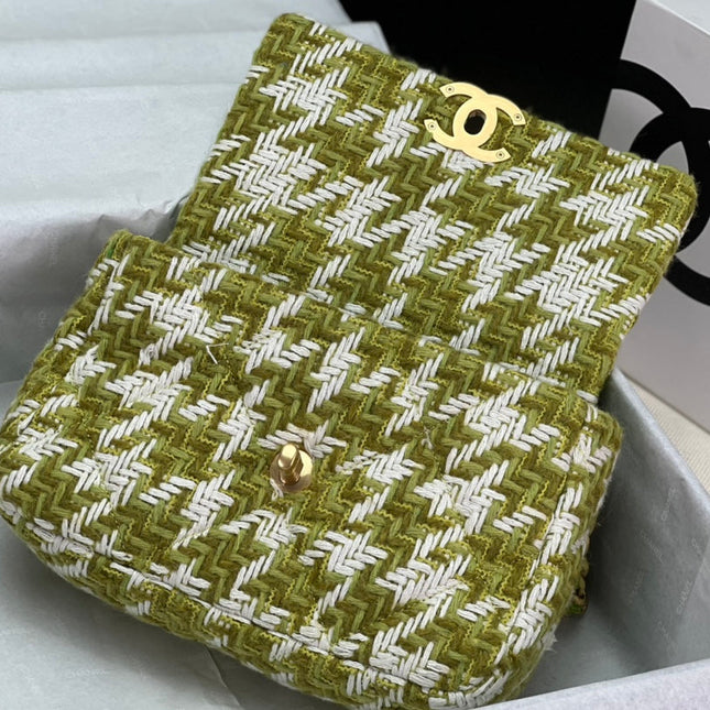 SMALL FLAP BAG 26 IN LIGHT GREEN MIX WHITE TWEED SILVER AND GOLD CHAIN
