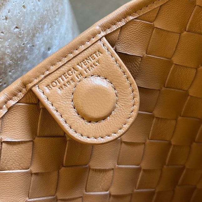 SARDINE 33 WITH CHAIN IN TAWNY BROWN LAMBSKIN