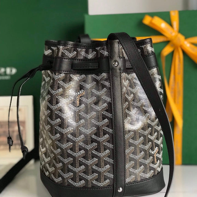PETIT FLOT BUCKET BAG 22 IN BLACK GOYARDINE CANVAS AND LAMBSKIN TRIM