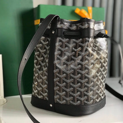 PETIT FLOT BUCKET BAG 22 IN BLACK GOYARDINE CANVAS AND LAMBSKIN TRIM