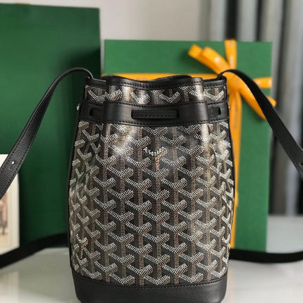 PETIT FLOT BUCKET BAG 22 IN BLACK GOYARDINE CANVAS AND LAMBSKIN TRIM