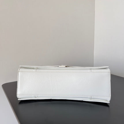 CRUSH CHAINED BAG 32 IN WHITE QUILTED CRUSHED CALFSKIN SILVER HARDWARE
