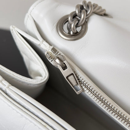 CRUSH CHAINED BAG 32 IN WHITE QUILTED CRUSHED CALFSKIN SILVER HARDWARE
