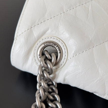 CRUSH CHAINED BAG 32 IN WHITE QUILTED CRUSHED CALFSKIN SILVER HARDWARE