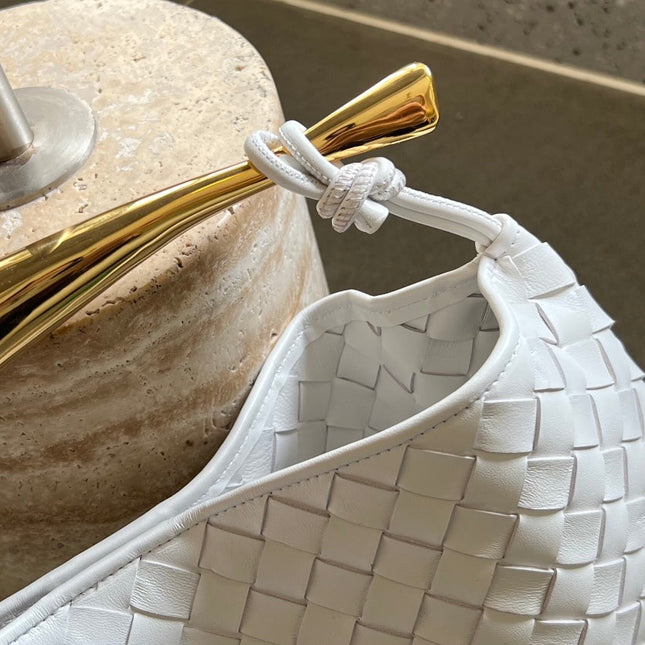 SARDINE 33 WITH CHAIN IN WHITE LAMBSKIN