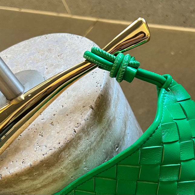 SARDINE 33 WITH CHAIN IN SHAMROCK GREEN LAMBSKIN