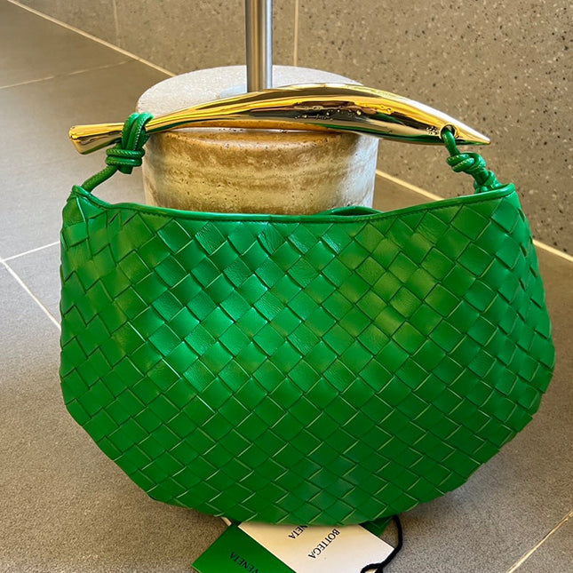 SARDINE 33 WITH CHAIN IN SHAMROCK GREEN LAMBSKIN