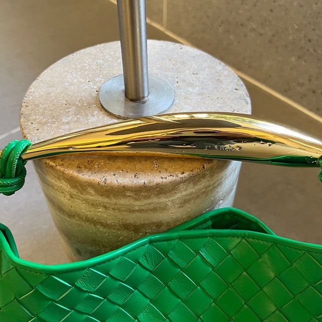 SARDINE 33 WITH CHAIN IN SHAMROCK GREEN LAMBSKIN
