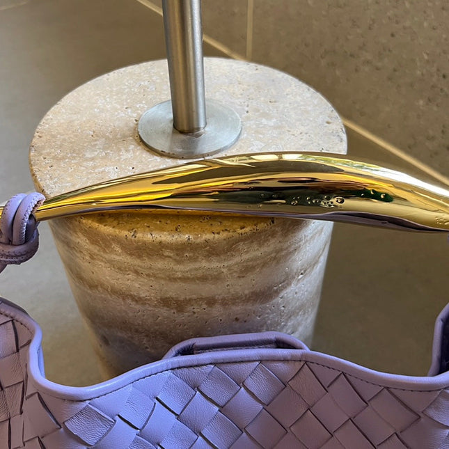 SARDINE 33 WITH CHAIN IN LIGHT PURPLE LAMBSKIN