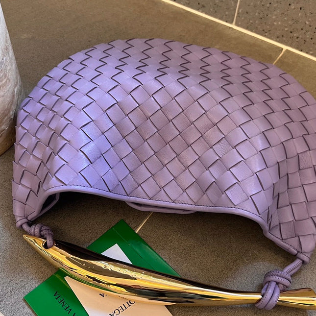 SARDINE 33 WITH CHAIN IN LIGHT PURPLE LAMBSKIN