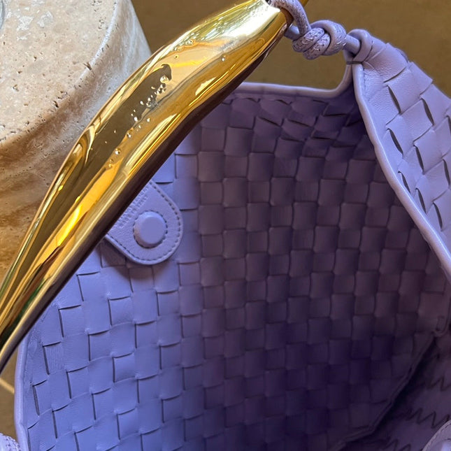 SARDINE 33 WITH CHAIN IN LIGHT PURPLE LAMBSKIN