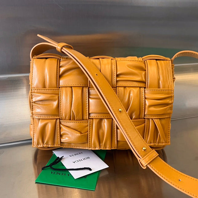 CASSETTE 28 IN SANDSTONE ORANGE SOFT LAMBSKIN