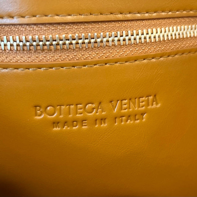 CASSETTE 28 IN SANDSTONE ORANGE SOFT LAMBSKIN