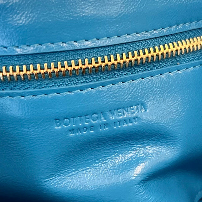 MINI CASSETTE 19 IN SKY BLUE SOFT LAMBSKIN