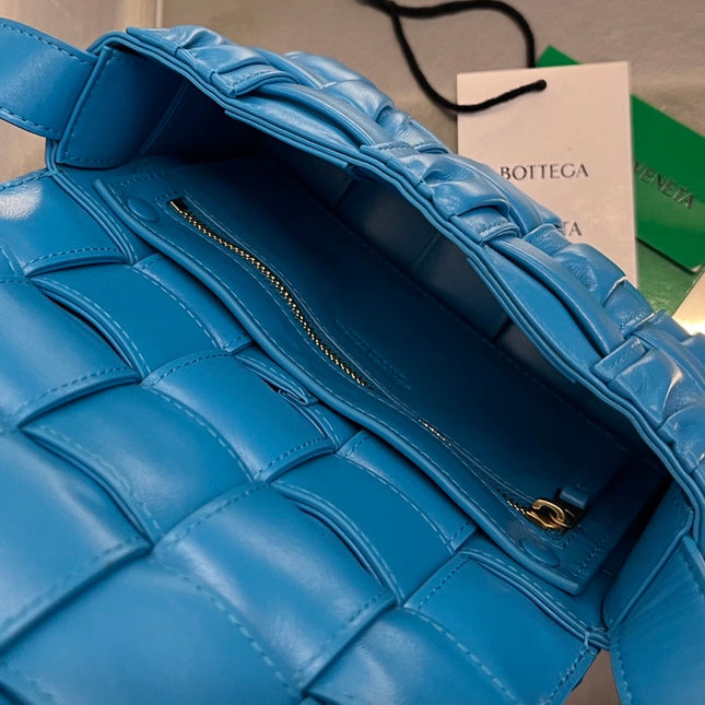 MINI CASSETTE 19 IN SKY BLUE SOFT LAMBSKIN