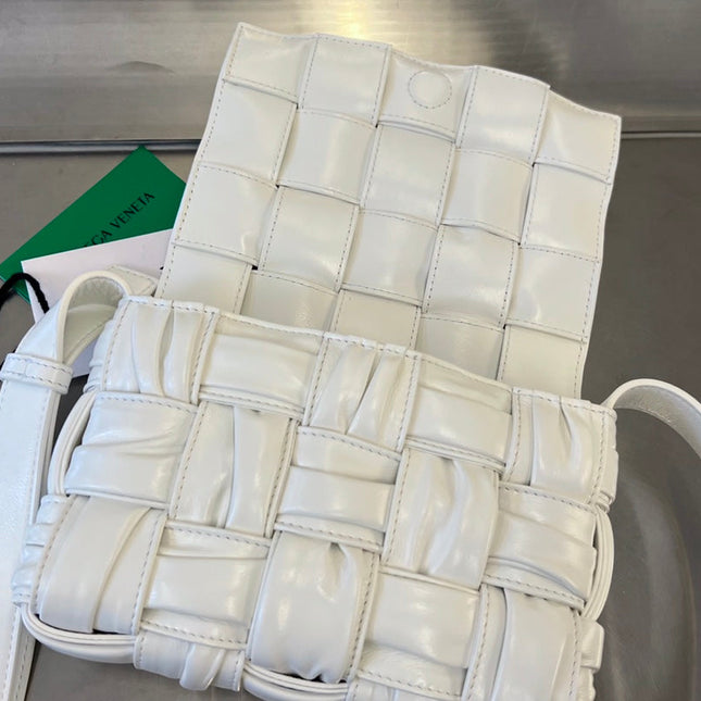 MINI CASSETTE 19 IN WHITE SOFT LAMBSKIN