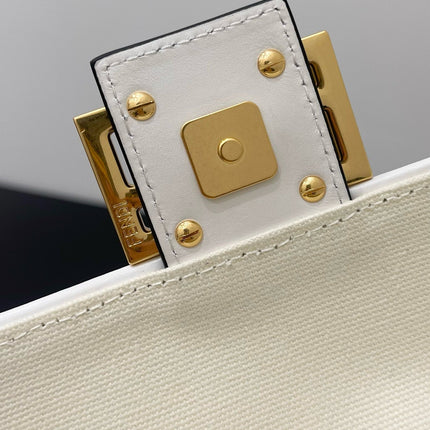 FENDI 26 BAGUETTE WHITE NAPPA LEATHER BAG WITH GOLD HARDWARE