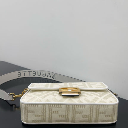 FENDI 26 BAGUETTE WHITE NAPPA LEATHER BAG WITH GOLD HARDWARE