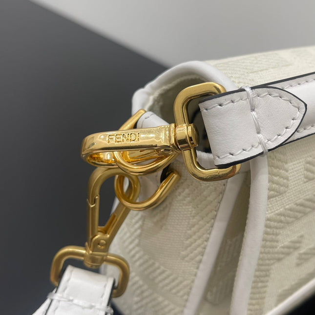 FENDI 26 BAGUETTE WHITE NAPPA LEATHER BAG WITH GOLD HARDWARE