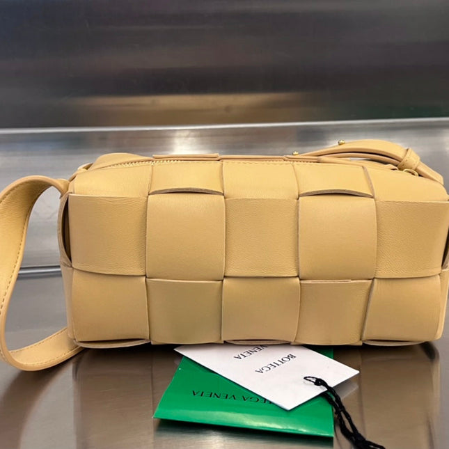 BRICK CASSETTE 28 IN HARVEST GOLD CALFSKIN