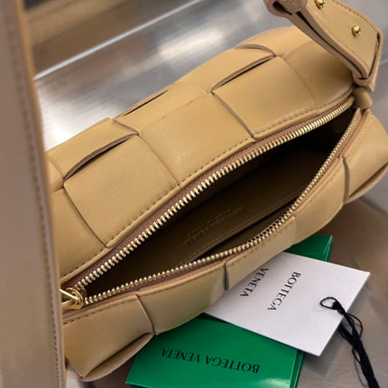 BRICK CASSETTE 28 IN HARVEST GOLD CALFSKIN