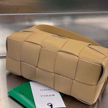 BRICK CASSETTE 28 IN HARVEST GOLD CALFSKIN